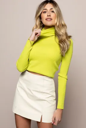 Atlas Turtleneck in Lime
