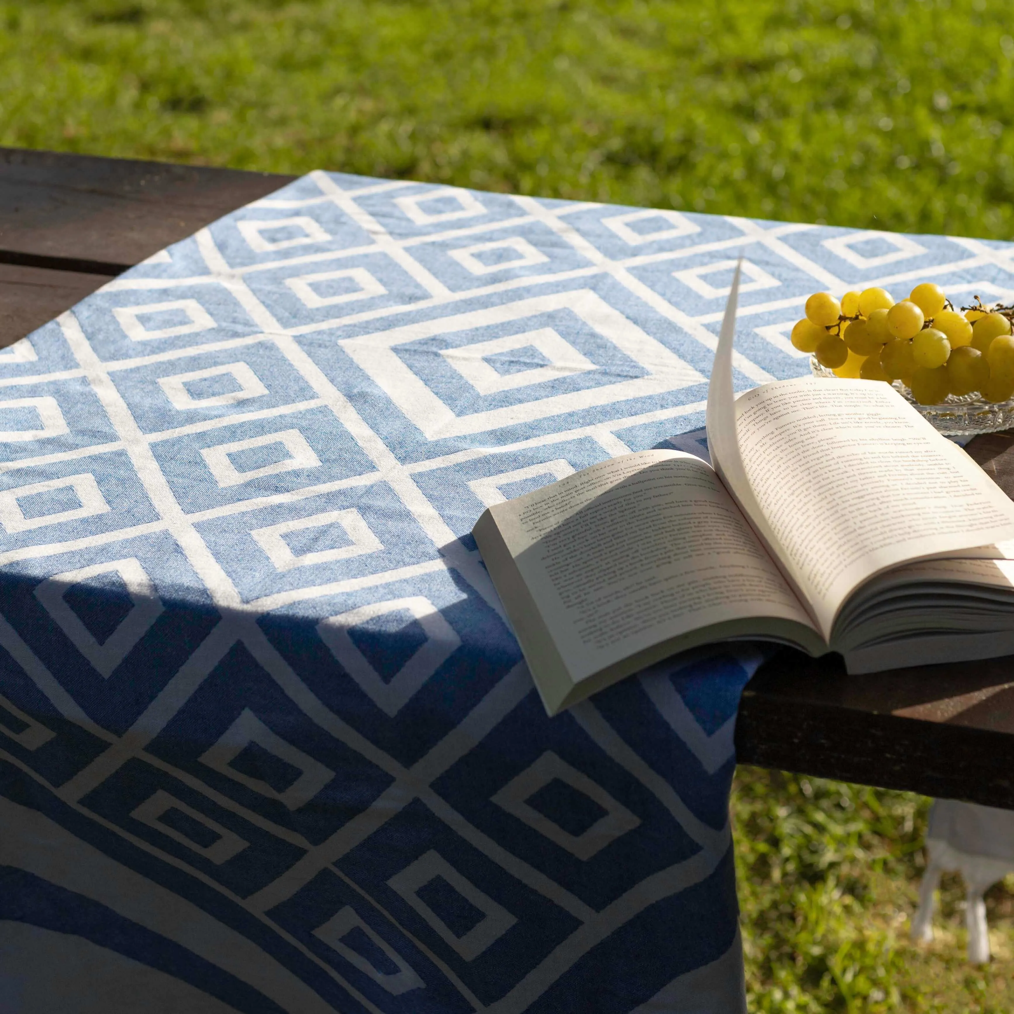 Turkish Cotton Towel Set / Geo Diamond in Blue   White