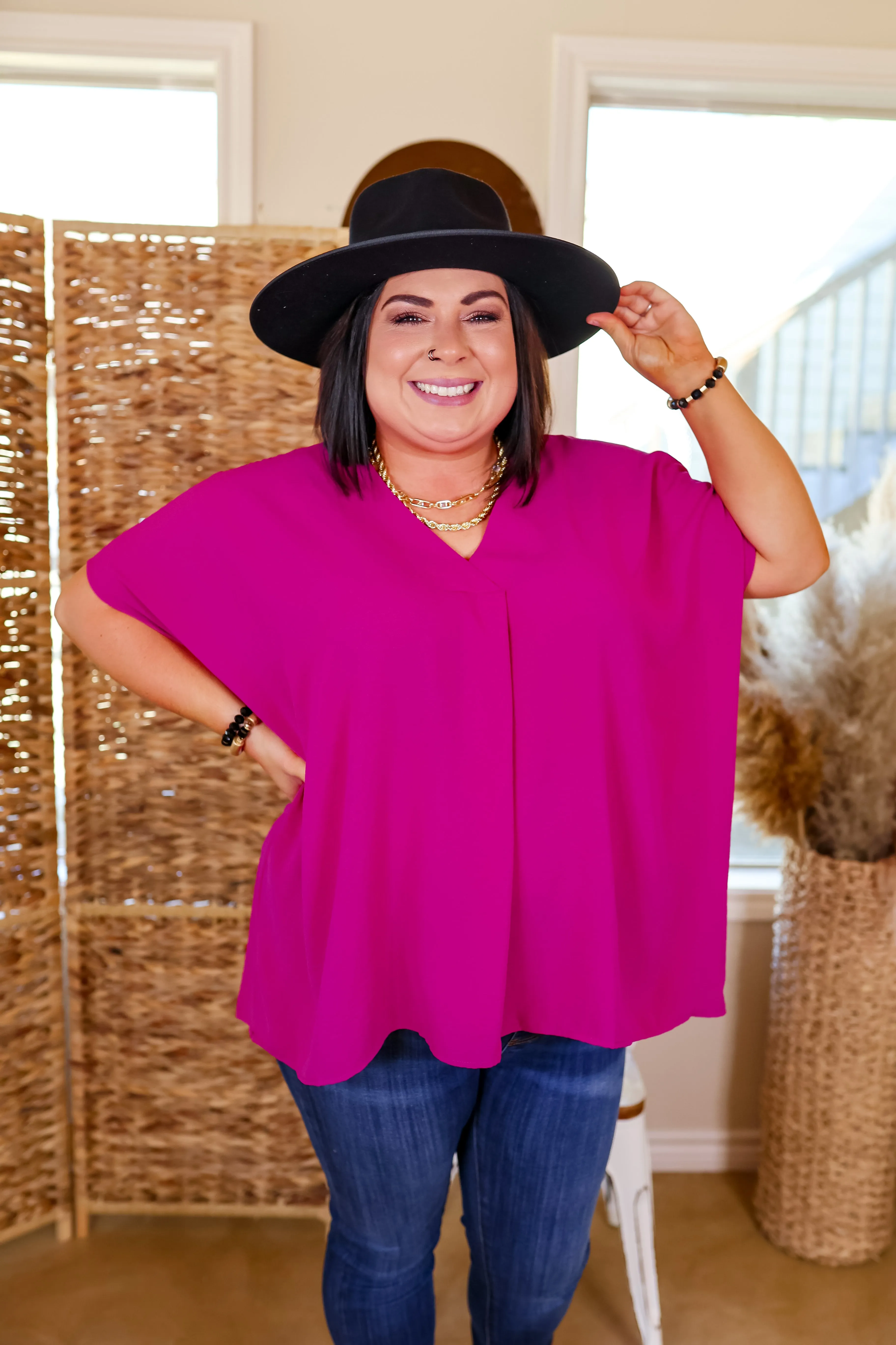 Weekend Out V Neck Placket Short Sleeve Top in Magenta